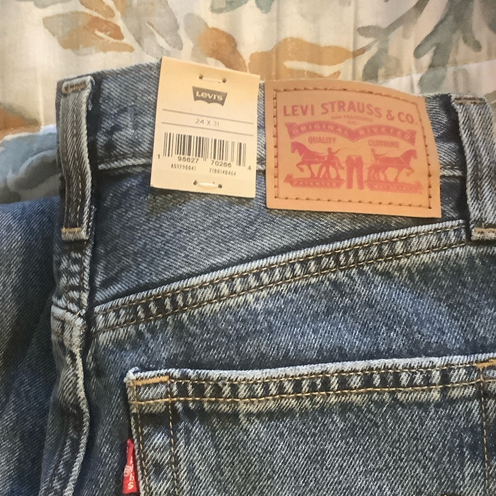 Women's Levi's 94 baggy wide leg style
